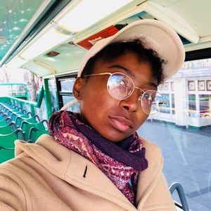 Meet your Posher, Miya